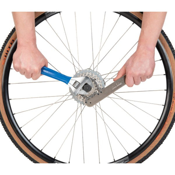 HCW-16.3 CHAIN WHIP / PEDAL WRENCH